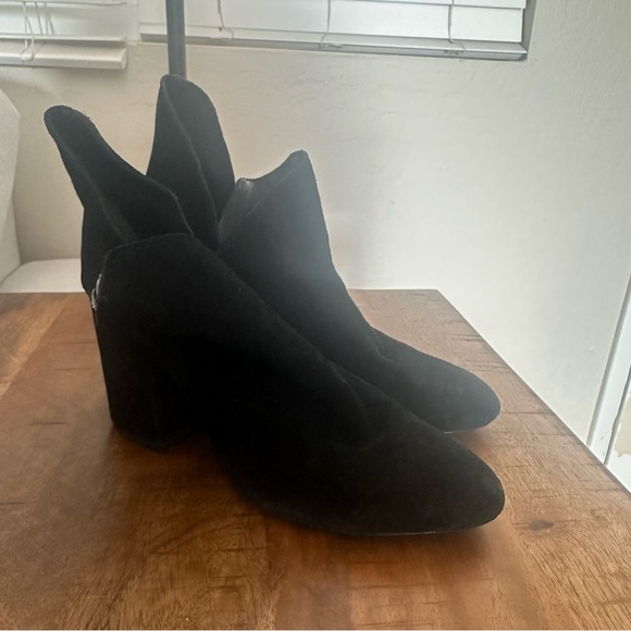 Steve Madden Women Rookie Bootie Black Suede Pull On Size 6 - Picture 9 of 11